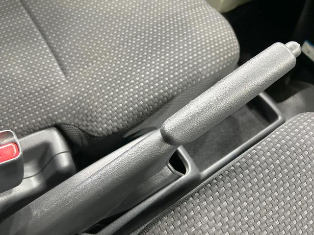 ハイゼットカーゴ ＤＸ　ＳＡＩＩＩ　スマートアシスト　禁煙車　コーナーセンサー　オートハイビーム　キーレスエントリー　プライバシーガラス　横滑り防止装置　パワーウィンドウ　アイドリングストップ　盗難防止装置　衝突安全ボディ（32枚目）