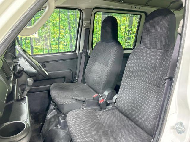 ハイゼットカーゴ ＤＸ　ＳＡＩＩＩ　スマートアシスト　禁煙車　コーナーセンサー　オートハイビーム　キーレスエントリー　プライバシーガラス　横滑り防止装置　パワーウィンドウ　アイドリングストップ　盗難防止装置　衝突安全ボディ（34枚目）