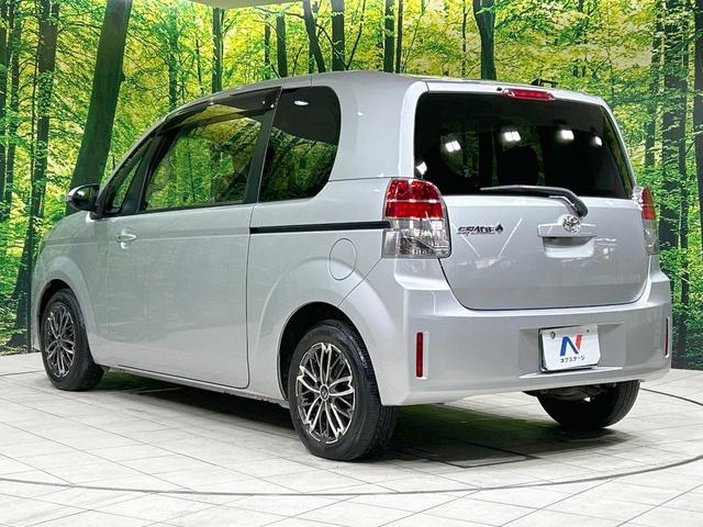 スペイド G 純正ナビ バックカメラ 電動スライド 禁煙車 Bluetooth再生 ETC HIDヘッド オートライト オートエアコン スマートキー 純正革巻きステアリング プッシュスタート CD/DVD再生(26枚目)