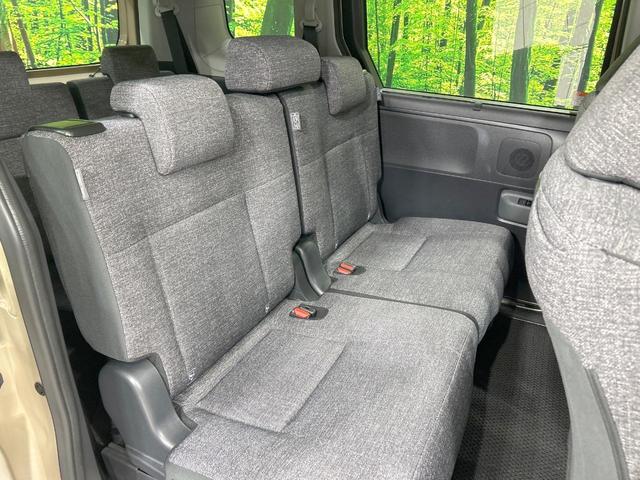 シエンタ ハイブリッドＺ　純正１０型ナビ　全周囲カメラ　セーフティセンス　レーダークルーズ　両側電動ドア　ブラインドスポットモニター　禁煙車　Ｂｌｕｅｔｏｏｔｈ再生　ＥＴＣ　ＬＥＤヘッド　オートマチックハイビーム　スマートキー（9枚目）