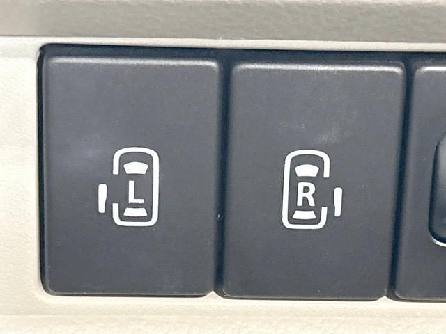 スペーシア ハイブリッドＸ　純正ナビ　両側電動ドア　禁煙車　Ｂｌｕｅｔｏｏｔｈ再生　シートヒーター　スマートキー　オートライト　電動格納ミラー　後席ロールサンシェード　ベージュ内装　ボックス付アームレスト　シートバックポケット（4枚目）