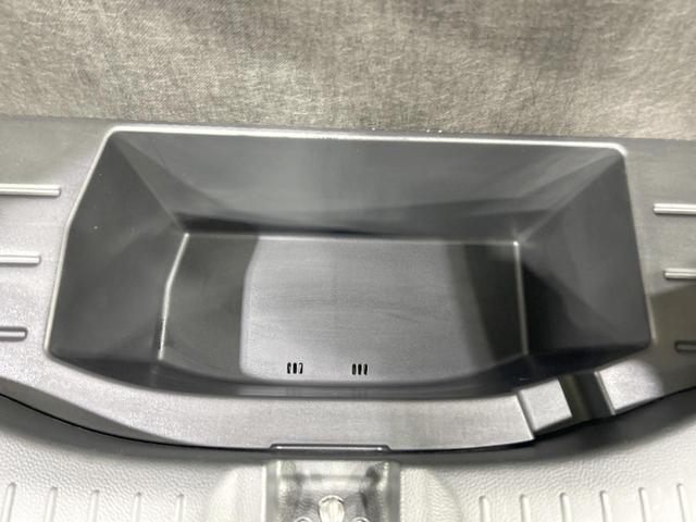 フィット ｅ：ＨＥＶクロスター　純正９型ナビ　バックカメラ　ホンダセンシング　アダプティブクルーズ　禁煙車　コーナーセンサー　レーンアシスト　スマートキー　ＬＥＤヘッド／フォグ　オートハイビーム　オートライト　オートエアコン（42枚目）