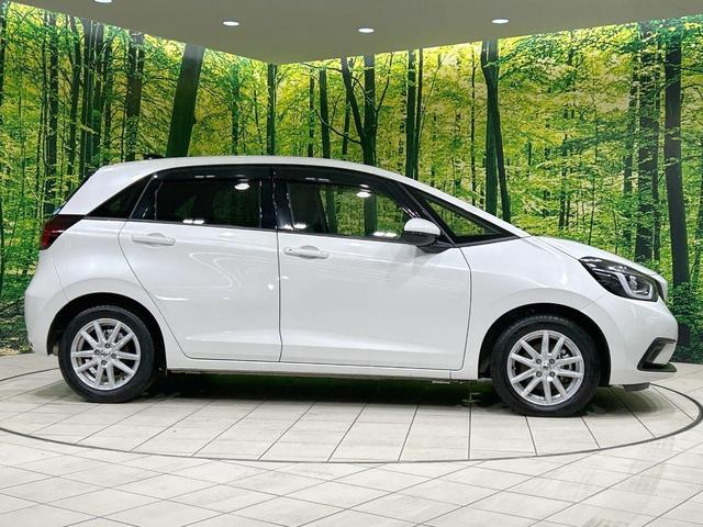 フィット ｅ：ＨＥＶホーム　純正９型ナビ　バックカメラ　ホンダセンシング　アダプティブクルーズ　禁煙車　Ｂｌｕｅｔｏｏｔｈ再生　ＥＴＣ　コーナーセンサー　ＬＥＤヘッド　オートライト　ハーフレザーシート　スマートキー（27枚目）