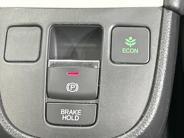 フィット ｅ：ＨＥＶホーム　純正９型ナビ　バックカメラ　ホンダセンシング　アダプティブクルーズ　禁煙車　Ｂｌｕｅｔｏｏｔｈ再生　ＥＴＣ　コーナーセンサー　ＬＥＤヘッド　オートライト　ハーフレザーシート　スマートキー（31枚目）