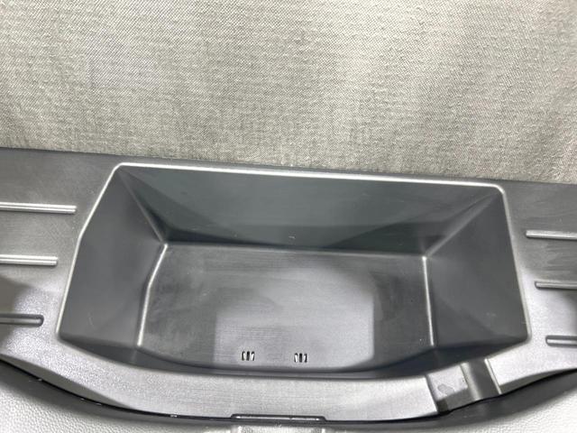 フィット ｅ：ＨＥＶホーム　純正９型ナビ　バックカメラ　ホンダセンシング　アダプティブクルーズ　禁煙車　Ｂｌｕｅｔｏｏｔｈ再生　ＥＴＣ　コーナーセンサー　ＬＥＤヘッド　オートライト　ハーフレザーシート　スマートキー（40枚目）