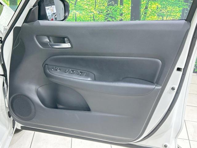 フィット ｅ：ＨＥＶホーム　純正９型ナビ　バックカメラ　ホンダセンシング　アダプティブクルーズ　禁煙車　Ｂｌｕｅｔｏｏｔｈ再生　ＥＴＣ　コーナーセンサー　ＬＥＤヘッド　オートライト　ハーフレザーシート　スマートキー（41枚目）