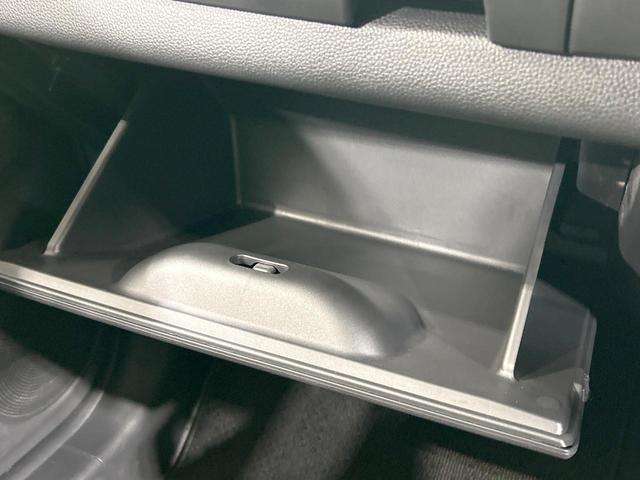 フィット ｅ：ＨＥＶホーム　純正９型ナビ　バックカメラ　ホンダセンシング　アダプティブクルーズ　禁煙車　Ｂｌｕｅｔｏｏｔｈ再生　ＥＴＣ　コーナーセンサー　ＬＥＤヘッド　オートライト　ハーフレザーシート　スマートキー（42枚目）