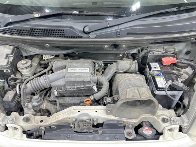 Ｎ－ＢＯＸ Ｇ・ターボＬパッケージ　純正ナビ　バックカメラ　シティブレーキ　クルコン　両側電動ドア　禁煙車　Ｂｌｕｅｔｏｏｔｈ再生　ＥＴＣ　パドルシフト　純正１４インチＡＷ　純正革巻きステアリング　スマートキー　オートエアコン　地デジ（18枚目）