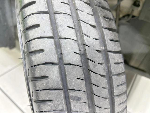 Ｎ－ＢＯＸ Ｇ・ターボＬパッケージ　純正ナビ　バックカメラ　シティブレーキ　クルコン　両側電動ドア　禁煙車　Ｂｌｕｅｔｏｏｔｈ再生　ＥＴＣ　パドルシフト　純正１４インチＡＷ　純正革巻きステアリング　スマートキー　オートエアコン　地デジ（29枚目）