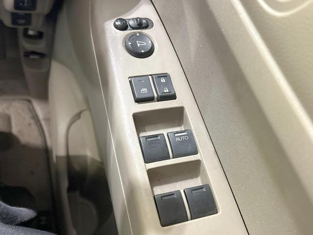 Ｎ－ＢＯＸ Ｇ・ターボＬパッケージ　純正ナビ　バックカメラ　シティブレーキ　クルコン　両側電動ドア　禁煙車　Ｂｌｕｅｔｏｏｔｈ再生　ＥＴＣ　パドルシフト　純正１４インチＡＷ　純正革巻きステアリング　スマートキー　オートエアコン　地デジ（49枚目）