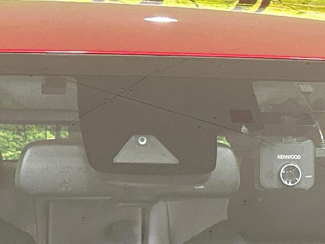 プリウス Aプレミアム ツーリングセレクション 純正9型ナビ バックカメラ 衝突軽減 レーダークルーズ 禁煙車 パワーシート 前席シートヒーター クリアランスソナー レーンアシスト スマートキー LEDヘッド/フォグ オートマチックハイビーム(5枚目)