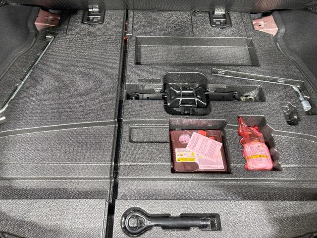 プリウス Aプレミアム ツーリングセレクション 純正9型ナビ バックカメラ 衝突軽減 レーダークルーズ 禁煙車 パワーシート 前席シートヒーター クリアランスソナー レーンアシスト スマートキー LEDヘッド/フォグ オートマチックハイビーム(52枚目)