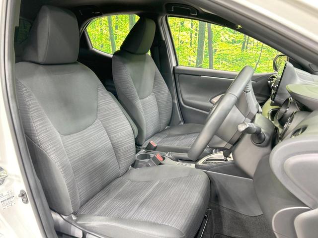 ヤリス ハイブリッドＺ　純正８型ナビ　バックカメラ　衝突軽減　レーダークルーズ　禁煙車　前席シートヒーター　レーンアシスト　スマートキー　ＬＥＤヘッド／フォグ　オートマチックハイビーム　オートエアコン　Ｂｌｕｅｔｏｏｔｈ（8枚目）