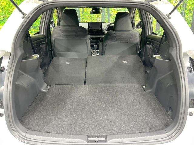 ヤリス ハイブリッドＺ　純正８型ナビ　バックカメラ　衝突軽減　レーダークルーズ　禁煙車　前席シートヒーター　レーンアシスト　スマートキー　ＬＥＤヘッド／フォグ　オートマチックハイビーム　オートエアコン　Ｂｌｕｅｔｏｏｔｈ（10枚目）