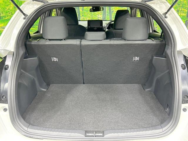 ヤリス ハイブリッドＺ　純正８型ナビ　バックカメラ　衝突軽減　レーダークルーズ　禁煙車　前席シートヒーター　レーンアシスト　スマートキー　ＬＥＤヘッド／フォグ　オートマチックハイビーム　オートエアコン　Ｂｌｕｅｔｏｏｔｈ（38枚目）