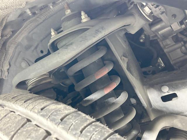 ランドクルーザープラド ＴＸ　Ｌパッケージ　４ＷＤ　モデリスタエアロ　純正ナビ　バックカメラ　セーフティセンス　レーダークルーズ　禁煙車　Ｂｌｕｅｔｏｏｔｈ再生　ＥＴＣ　ＬＥＤヘッド＆フォグ　黒革シート　前席シートベンチレーション　パワーシート（19枚目）