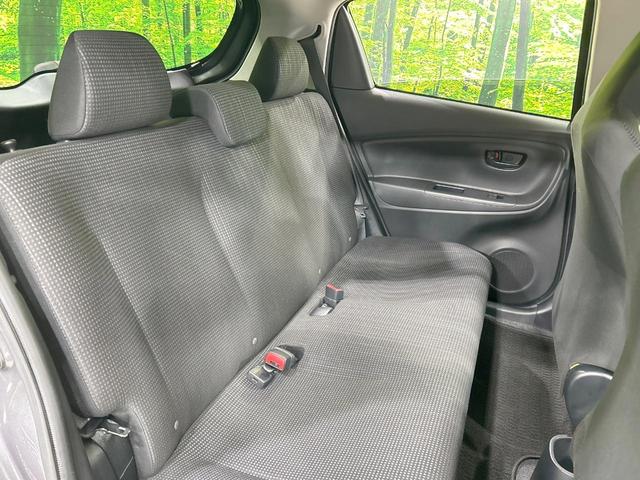 ヴィッツ Ｆ　純正ナビ　セーフティセンス　禁煙車　Ｂｌｕｅｔｏｏｔｈ再生　ＥＴＣ　オートマチックハイビーム　キーレスエントリー　パワーウィンドウ　電動格納ミラー　地デジ　ＣＤ再生　ＡＵＸ接続　先行車発進告知機能（9枚目）