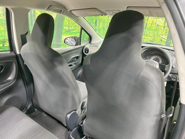 ヴィッツ Ｆ　純正ナビ　セーフティセンス　禁煙車　Ｂｌｕｅｔｏｏｔｈ再生　ＥＴＣ　オートマチックハイビーム　キーレスエントリー　パワーウィンドウ　電動格納ミラー　地デジ　ＣＤ再生　ＡＵＸ接続　先行車発進告知機能（35枚目）