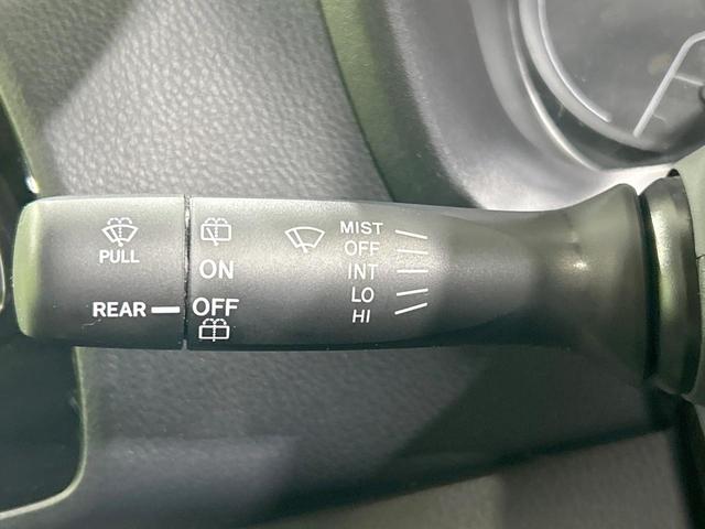 ヴィッツ Ｆ　純正ナビ　セーフティセンス　禁煙車　Ｂｌｕｅｔｏｏｔｈ再生　ＥＴＣ　オートマチックハイビーム　キーレスエントリー　パワーウィンドウ　電動格納ミラー　地デジ　ＣＤ再生　ＡＵＸ接続　先行車発進告知機能（45枚目）