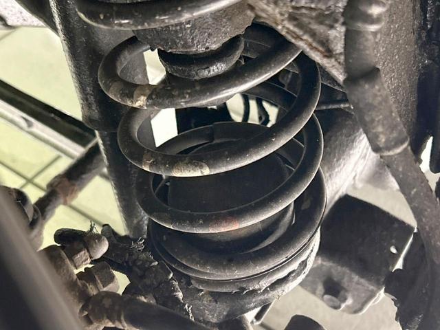 ジムニー ＸＧ　ターボ　禁煙車　ＥＴＣ　ＣＤ再生　リモコンキー　ドアバイザー　プライバシーガラス　盗難防止システム　衝突安全ボディ　パワーウィンドウ　リアワイパー（20枚目）