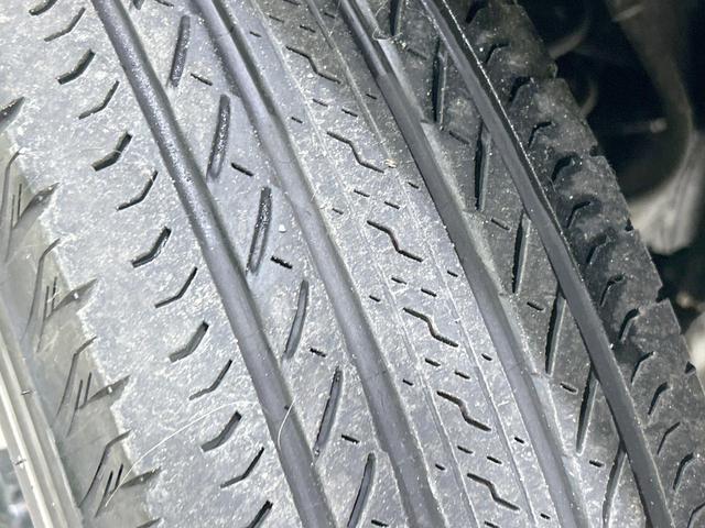 ジムニー ＸＧ　ターボ　禁煙車　ＥＴＣ　ＣＤ再生　リモコンキー　ドアバイザー　プライバシーガラス　盗難防止システム　衝突安全ボディ　パワーウィンドウ　リアワイパー（29枚目）