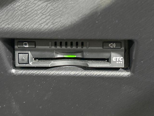 アクア Ｓ　純正ナビ　バックカメラ　セーフティセンス　禁煙車　スマートキー　Ｂｌｕｅｔｏｏｔｈ接続　ＥＴＣ　オートマチックハイビーム　オートエアコン　ＣＤ／ＤＶＤ再生　フルセグ　車線逸脱警報　先行車発進告知機能（6枚目）