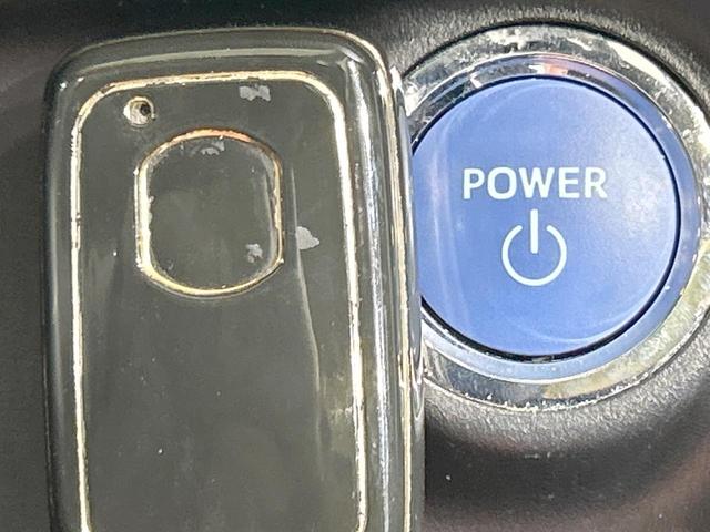 アクア Ｓ　純正ナビ　バックカメラ　セーフティセンス　禁煙車　スマートキー　Ｂｌｕｅｔｏｏｔｈ接続　ＥＴＣ　オートマチックハイビーム　オートエアコン　ＣＤ／ＤＶＤ再生　フルセグ　車線逸脱警報　先行車発進告知機能（7枚目）