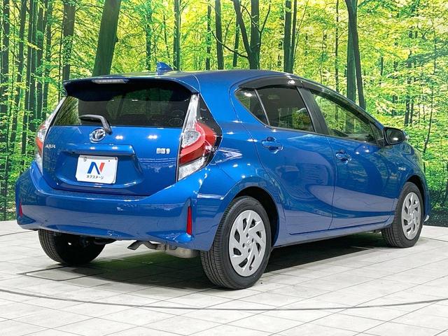 アクア Ｓ　純正ナビ　バックカメラ　セーフティセンス　禁煙車　スマートキー　Ｂｌｕｅｔｏｏｔｈ接続　ＥＴＣ　オートマチックハイビーム　オートエアコン　ＣＤ／ＤＶＤ再生　フルセグ　車線逸脱警報　先行車発進告知機能（17枚目）