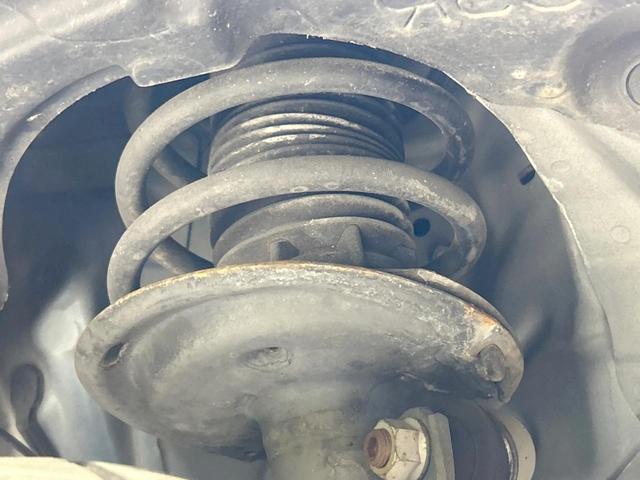 アクア Ｓ　純正ナビ　バックカメラ　セーフティセンス　禁煙車　スマートキー　Ｂｌｕｅｔｏｏｔｈ接続　ＥＴＣ　オートマチックハイビーム　オートエアコン　ＣＤ／ＤＶＤ再生　フルセグ　車線逸脱警報　先行車発進告知機能（20枚目）