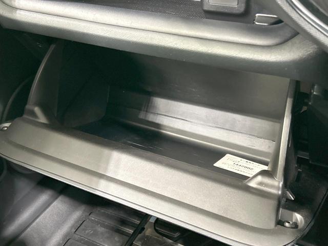 アクア Ｓ　純正ナビ　バックカメラ　セーフティセンス　禁煙車　スマートキー　Ｂｌｕｅｔｏｏｔｈ接続　ＥＴＣ　オートマチックハイビーム　オートエアコン　ＣＤ／ＤＶＤ再生　フルセグ　車線逸脱警報　先行車発進告知機能（40枚目）