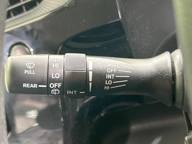 アクア Ｓ　純正ナビ　バックカメラ　セーフティセンス　禁煙車　スマートキー　Ｂｌｕｅｔｏｏｔｈ接続　ＥＴＣ　オートマチックハイビーム　オートエアコン　ＣＤ／ＤＶＤ再生　フルセグ　車線逸脱警報　先行車発進告知機能（45枚目）