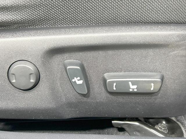 カムリ ハイブリッド　Ｇパッケージ　純正ナビ　バックカメラ　クルーズコントロール　禁煙車　ＥＴＣ　Ｂｌｕｅｔｏｏｔｈ接続　パワーシート　ＨＩＤヘッド　オートライト　純正革巻きステアリング　純正１７インチＡＷ　スマートキー　ＣＤ／ＤＶＤ（7枚目）