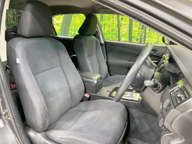 カムリ ハイブリッド　Ｇパッケージ　純正ナビ　バックカメラ　クルーズコントロール　禁煙車　ＥＴＣ　Ｂｌｕｅｔｏｏｔｈ接続　パワーシート　ＨＩＤヘッド　オートライト　純正革巻きステアリング　純正１７インチＡＷ　スマートキー　ＣＤ／ＤＶＤ（8枚目）