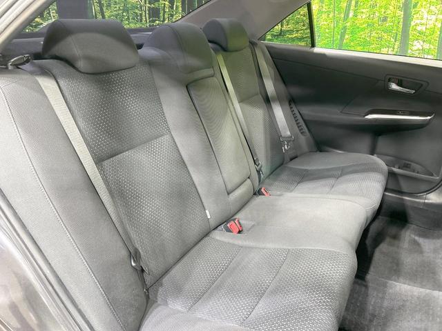 カムリ ハイブリッド　Ｇパッケージ　純正ナビ　バックカメラ　クルーズコントロール　禁煙車　ＥＴＣ　Ｂｌｕｅｔｏｏｔｈ接続　パワーシート　ＨＩＤヘッド　オートライト　純正革巻きステアリング　純正１７インチＡＷ　スマートキー　ＣＤ／ＤＶＤ（9枚目）