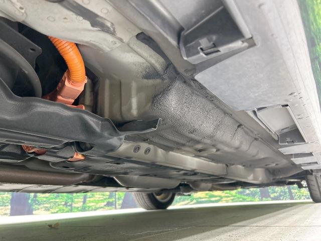 カムリ ハイブリッド　Ｇパッケージ　純正ナビ　バックカメラ　クルーズコントロール　禁煙車　ＥＴＣ　Ｂｌｕｅｔｏｏｔｈ接続　パワーシート　ＨＩＤヘッド　オートライト　純正革巻きステアリング　純正１７インチＡＷ　スマートキー　ＣＤ／ＤＶＤ（21枚目）