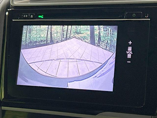 フィットハイブリッド Lパッケージ 純正ナビ バックカメラ シティブレーキ クルーズコントロール 禁煙車 ETC Bluetooth再生 ハーフレザーシート LEDヘッド オートライト オートエアコン スマートキー 革巻きステアリング(4枚目)