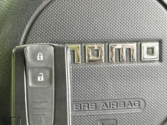 ムーヴ カスタム RS ターボ 禁煙車 ETC HIDヘッド スマートキー CDオーディオ AUX接続 MOMO製革巻きステアリング オートエアコン 電動格納ミラー ウィンカーミラー フロントフォグ 照明付バニティミラー(5枚目)