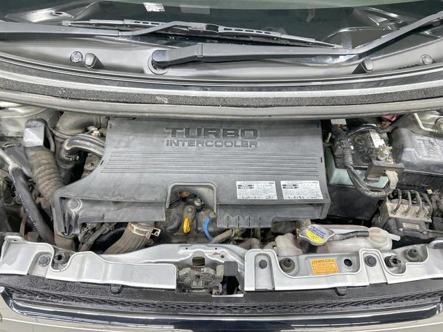 ムーヴ カスタム RS ターボ 禁煙車 ETC HIDヘッド スマートキー CDオーディオ AUX接続 MOMO製革巻きステアリング オートエアコン 電動格納ミラー ウィンカーミラー フロントフォグ 照明付バニティミラー(18枚目)