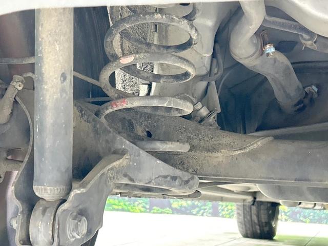 ムーヴ カスタム RS ターボ 禁煙車 ETC HIDヘッド スマートキー CDオーディオ AUX接続 MOMO製革巻きステアリング オートエアコン 電動格納ミラー ウィンカーミラー フロントフォグ 照明付バニティミラー(21枚目)