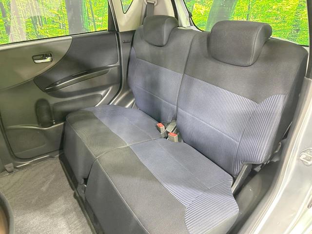 ムーヴ カスタム RS ターボ 禁煙車 ETC HIDヘッド スマートキー CDオーディオ AUX接続 MOMO製革巻きステアリング オートエアコン 電動格納ミラー ウィンカーミラー フロントフォグ 照明付バニティミラー(31枚目)