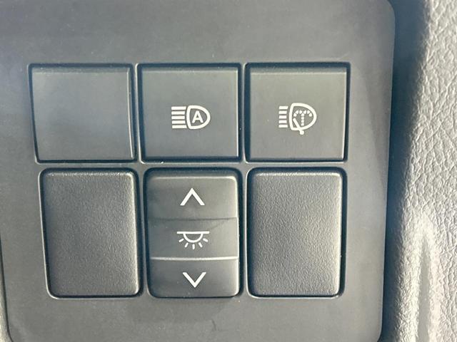 ランドクルーザープラド TX Lパッケージ マットブラックエディション 7人乗り サンルーフ 純正9型ナビ 全周囲カメラ 衝突軽減 レーダークルーズ 禁煙車 本革黒シート パワーシート シートヒーター クリアランスソナー レーンアシスト スマートキー デジミラ BSM(43枚目)