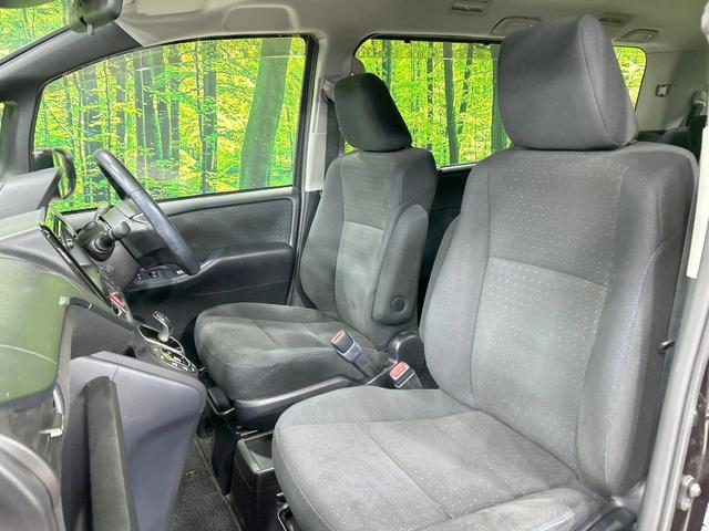 ノア ハイブリッドG 純正ナビ バックカメラ 電動ドア セーフティセンス クルコン Bluetooth接続 ETC 前席シートヒーター LEDヘッド オートマチックハイビーム リアオートエアコン スマートキー 車線逸脱警報(41枚目)