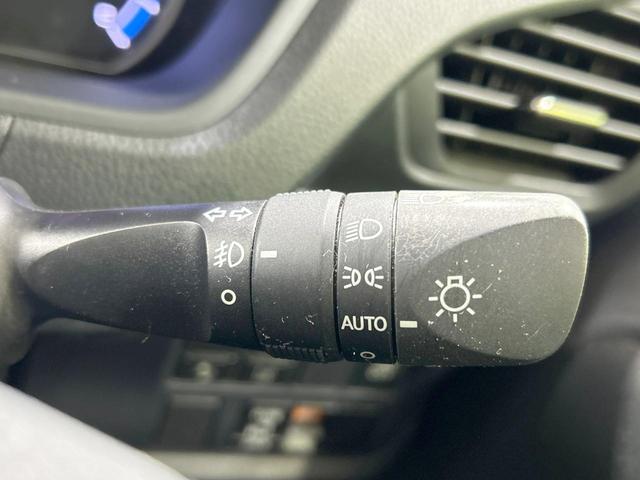 ノア ハイブリッドG 純正ナビ バックカメラ 電動ドア セーフティセンス クルコン Bluetooth接続 ETC 前席シートヒーター LEDヘッド オートマチックハイビーム リアオートエアコン スマートキー 車線逸脱警報(52枚目)