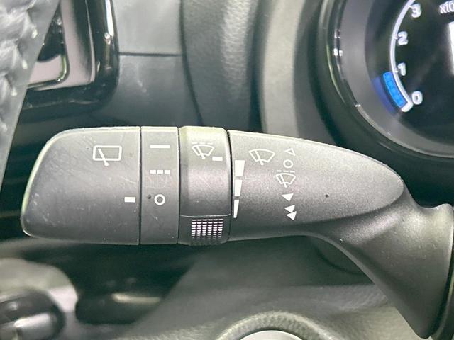 ヤリス Z 純正8型ナビ バックカメラ セーフティセンス レーダークルーズ 禁煙車 クリアランスソナー LEDヘッド ETC2.0 前席シートヒーター ステアリングヒーター オートハイビーム オートエアコン(50枚目)