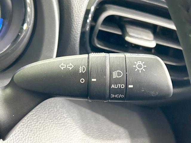 ヤリス Z 純正8型ナビ バックカメラ セーフティセンス レーダークルーズ 禁煙車 クリアランスソナー LEDヘッド ETC2.0 前席シートヒーター ステアリングヒーター オートハイビーム オートエアコン(51枚目)