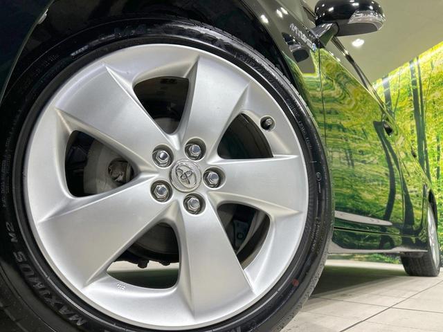 プリウス Sツーリングセレクション 禁煙車 スマートキー LEDヘッド ETC 純正17インチアルミ オートライト オートエアコン Bluetooth接続 CD再生 電動格納ミラー フロントフォグ プライバシーガラス パワーウィンドウ(13枚目)