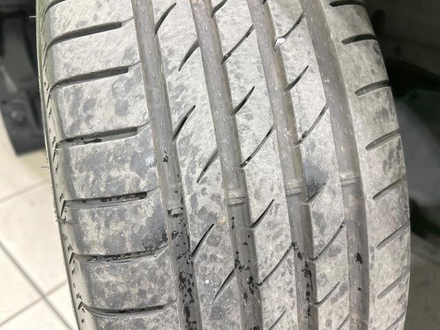 プリウス Sツーリングセレクション 禁煙車 スマートキー LEDヘッド ETC 純正17インチアルミ オートライト オートエアコン Bluetooth接続 CD再生 電動格納ミラー フロントフォグ プライバシーガラス パワーウィンドウ(29枚目)