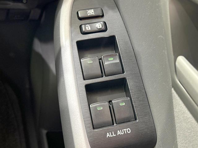 プリウス Sツーリングセレクション 禁煙車 スマートキー LEDヘッド ETC 純正17インチアルミ オートライト オートエアコン Bluetooth接続 CD再生 電動格納ミラー フロントフォグ プライバシーガラス パワーウィンドウ(33枚目)