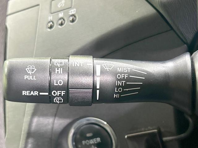 プリウス Sツーリングセレクション 禁煙車 スマートキー LEDヘッド ETC 純正17インチアルミ オートライト オートエアコン Bluetooth接続 CD再生 電動格納ミラー フロントフォグ プライバシーガラス パワーウィンドウ(46枚目)