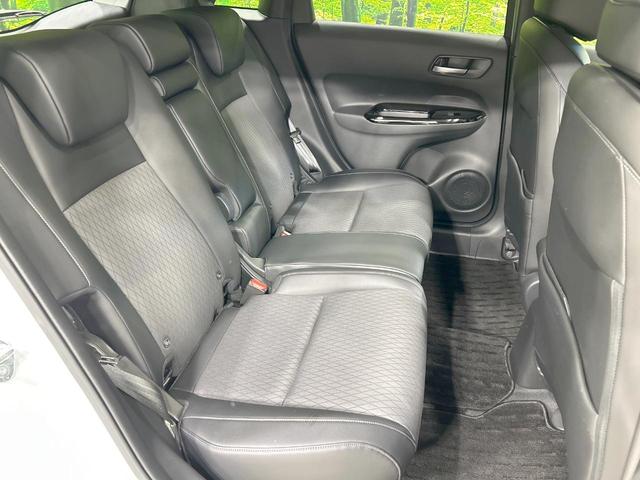 フィット e:HEVリュクス 純正9型ナビ バックカメラ ホンダセンシング 禁煙車 ハーフレザーシート 前席シートヒーター LEDヘッド&フォグ 純正16インチAW ステアリングヒーター コーナーセンサー ETC 置くだけ充電(9枚目)